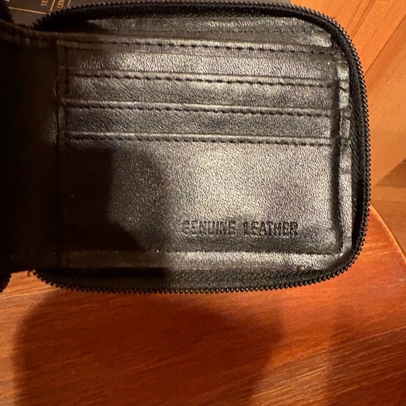 Genuine Black Leather Zip around Wallet - Picture 8 of 14